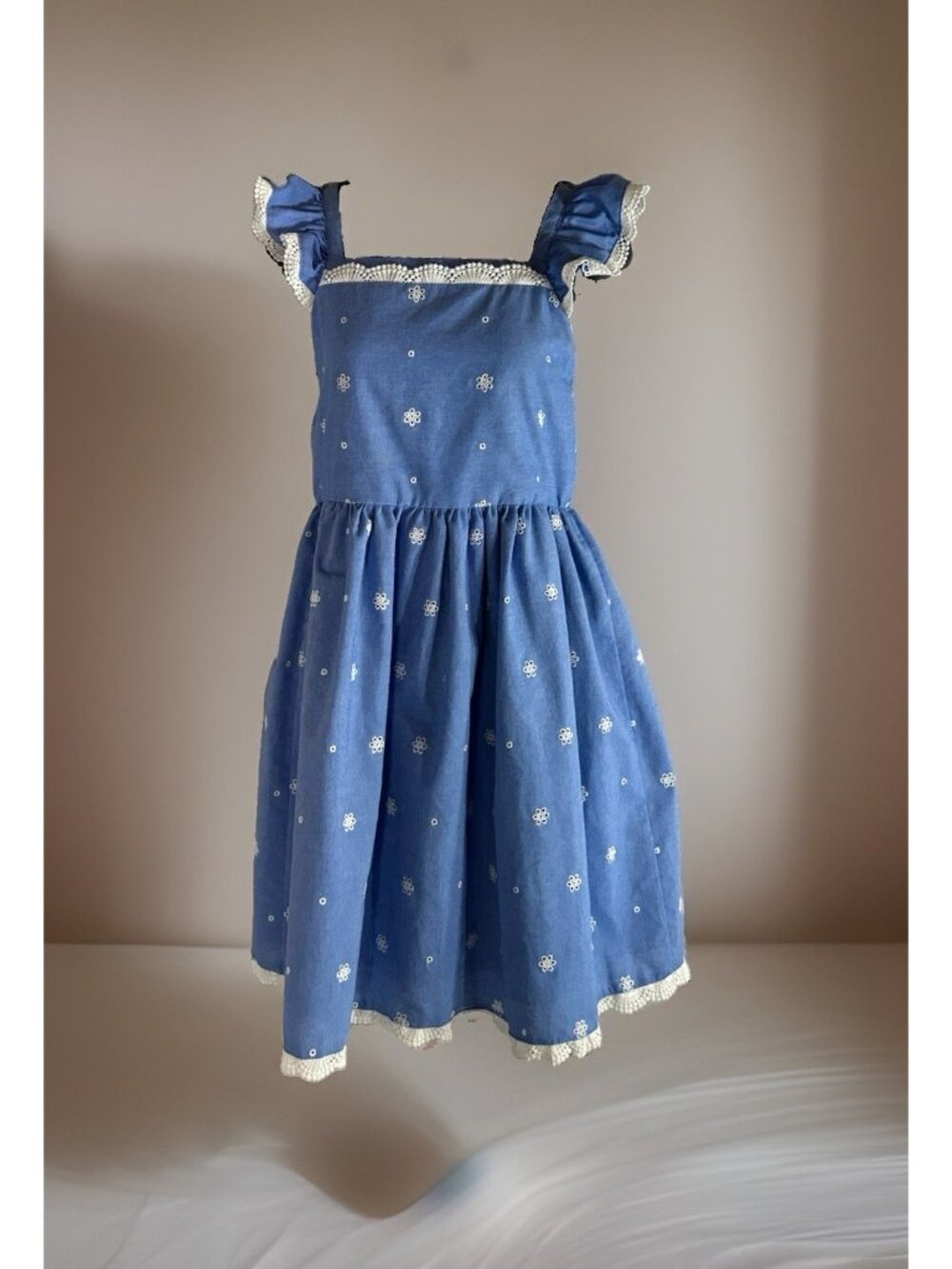 Blueberi Boulevard Girls Dress Size 10/12 Blue With White Floral Embroidery Trim